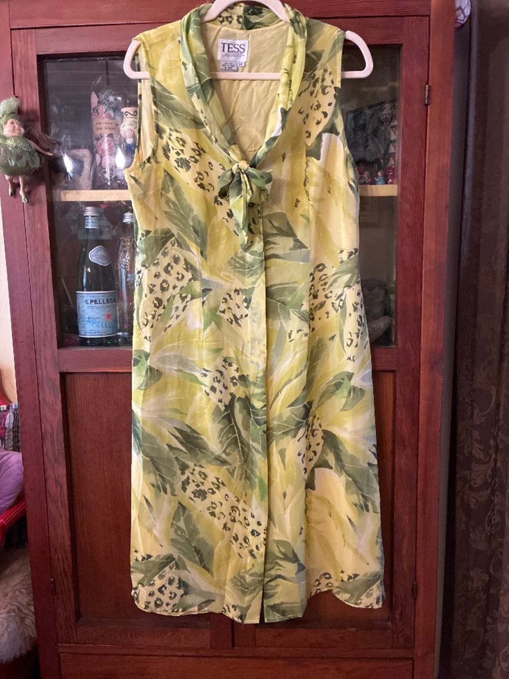 VTG Tess 100% Silk Tropical Leaf Print Button Down Tie Neck Midi Dress